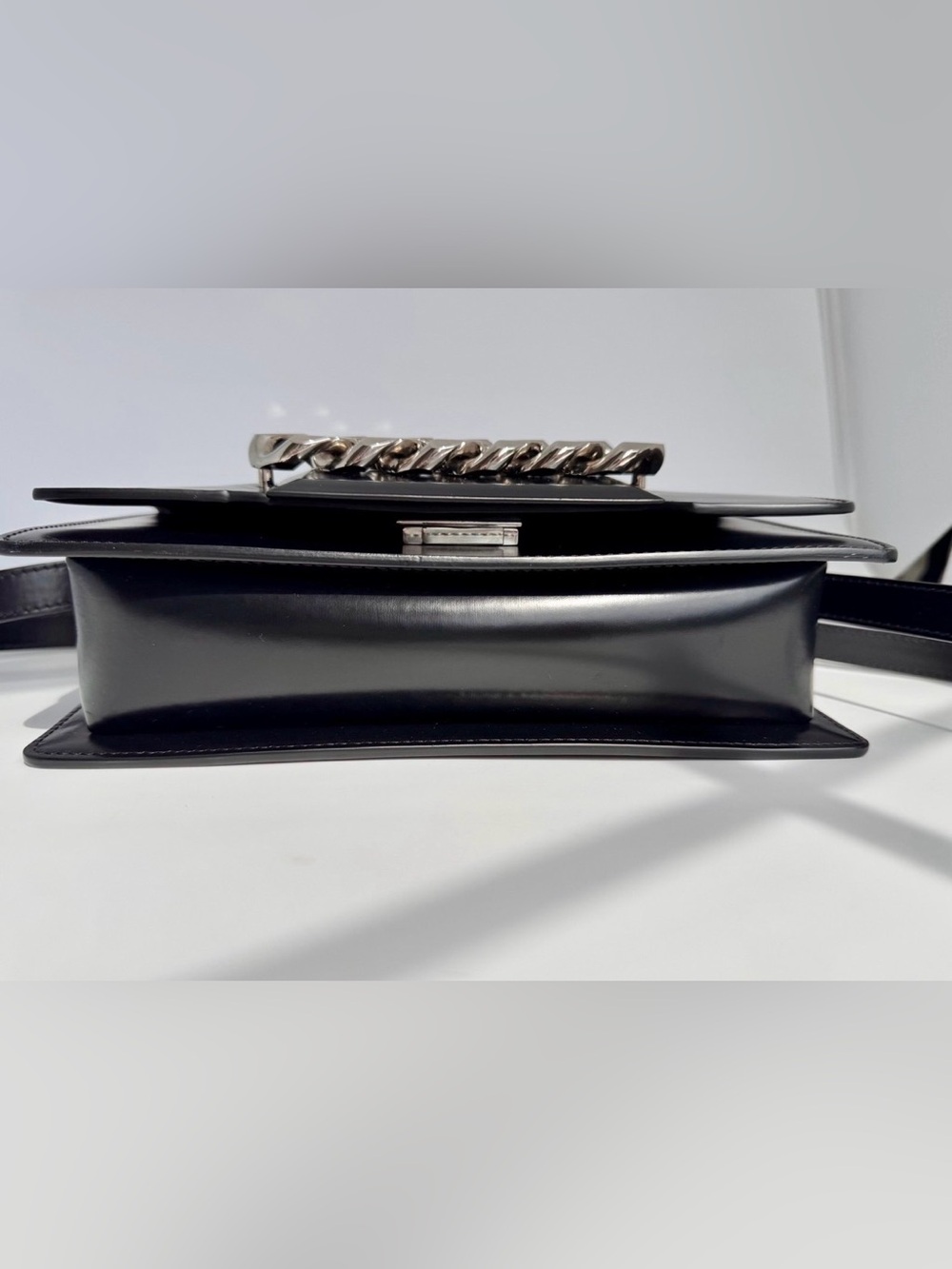 Givenchy Leather Infinity Flap Bag - Picture 6 of 12